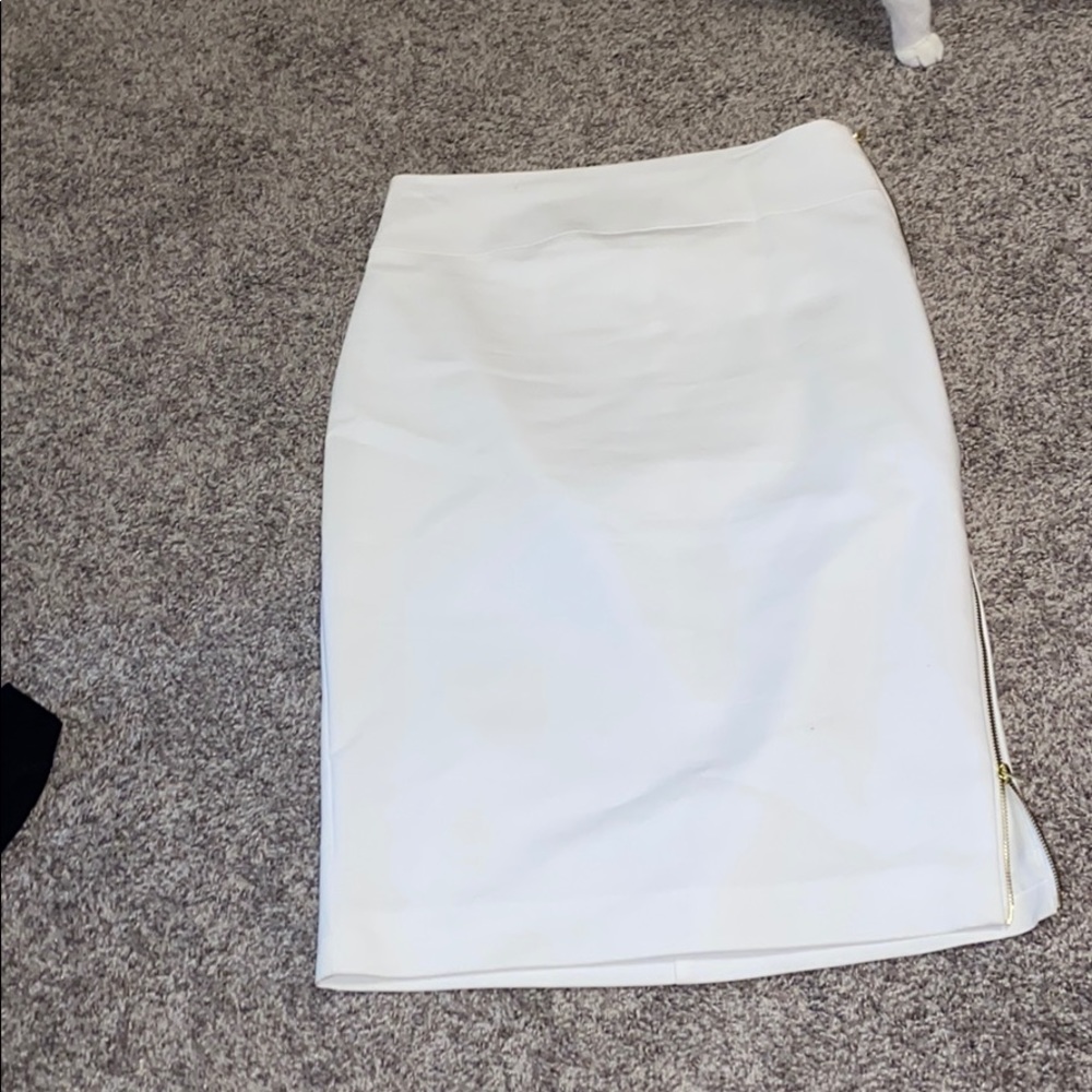 Express white skirt with a zipper